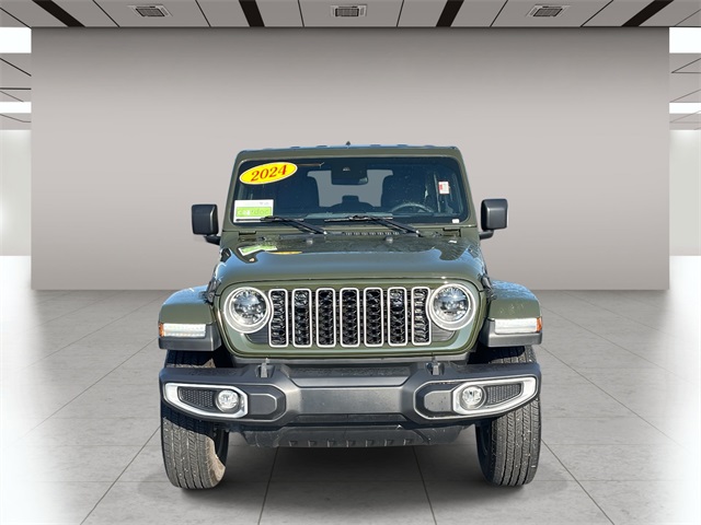 2024 Jeep Wrangler Sahara photo 8