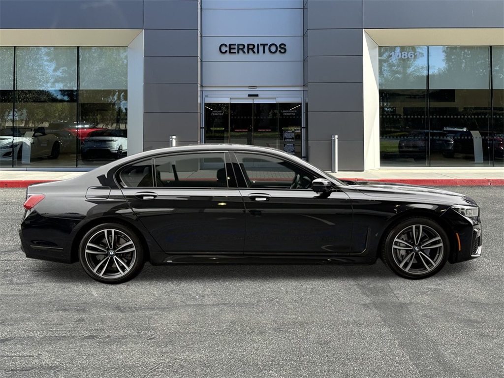Used 2022 Black BMW 740i image 4