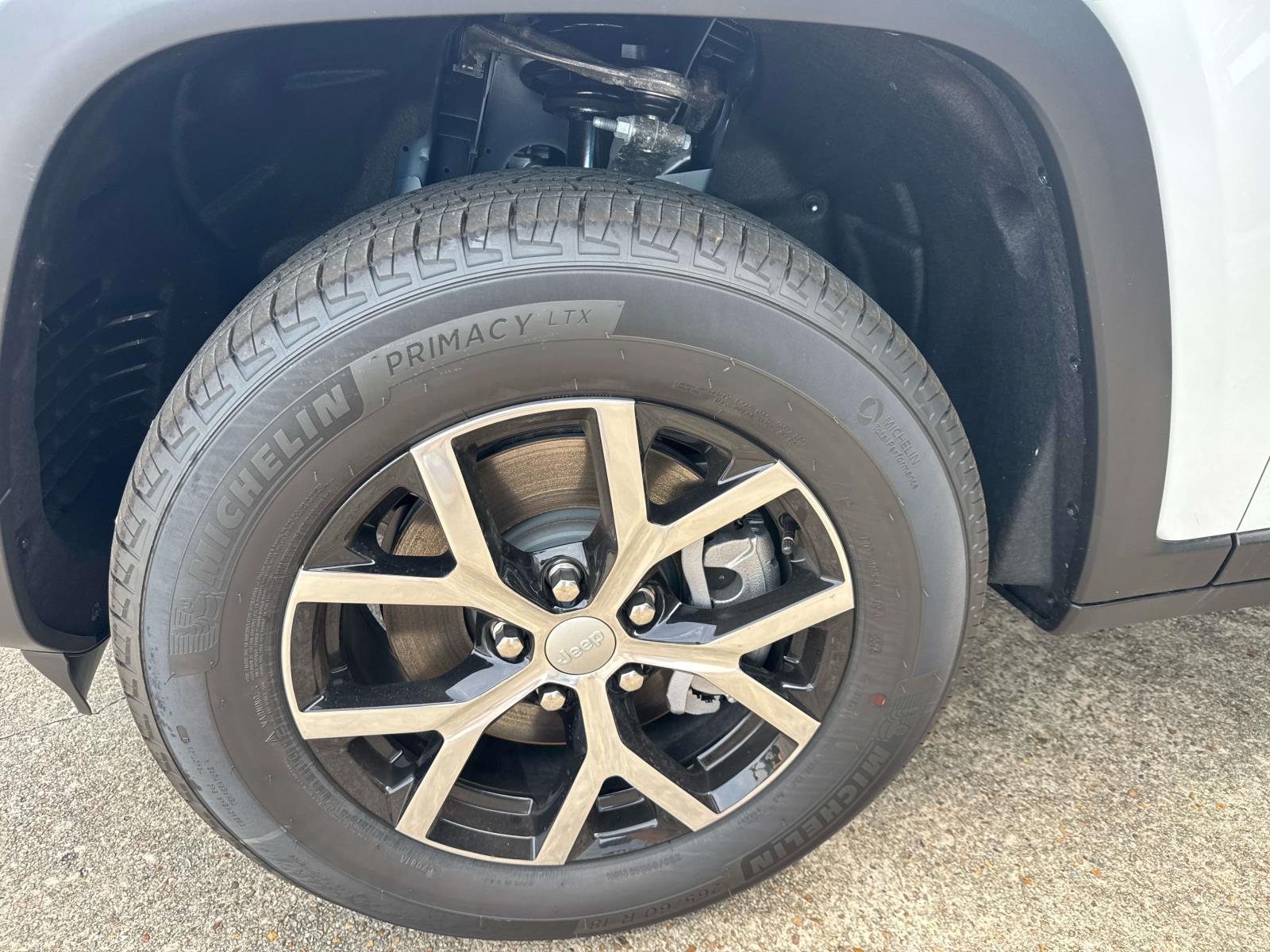 2025 Jeep Grand Cherokee Limited photo 3