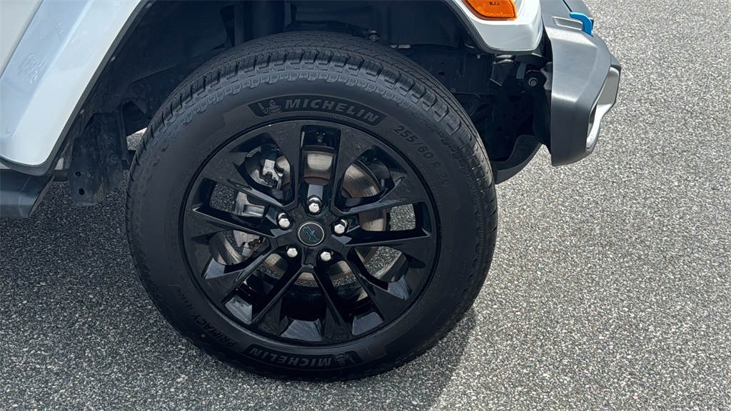 2024 Jeep Wrangler Sahara 4xe photo 17