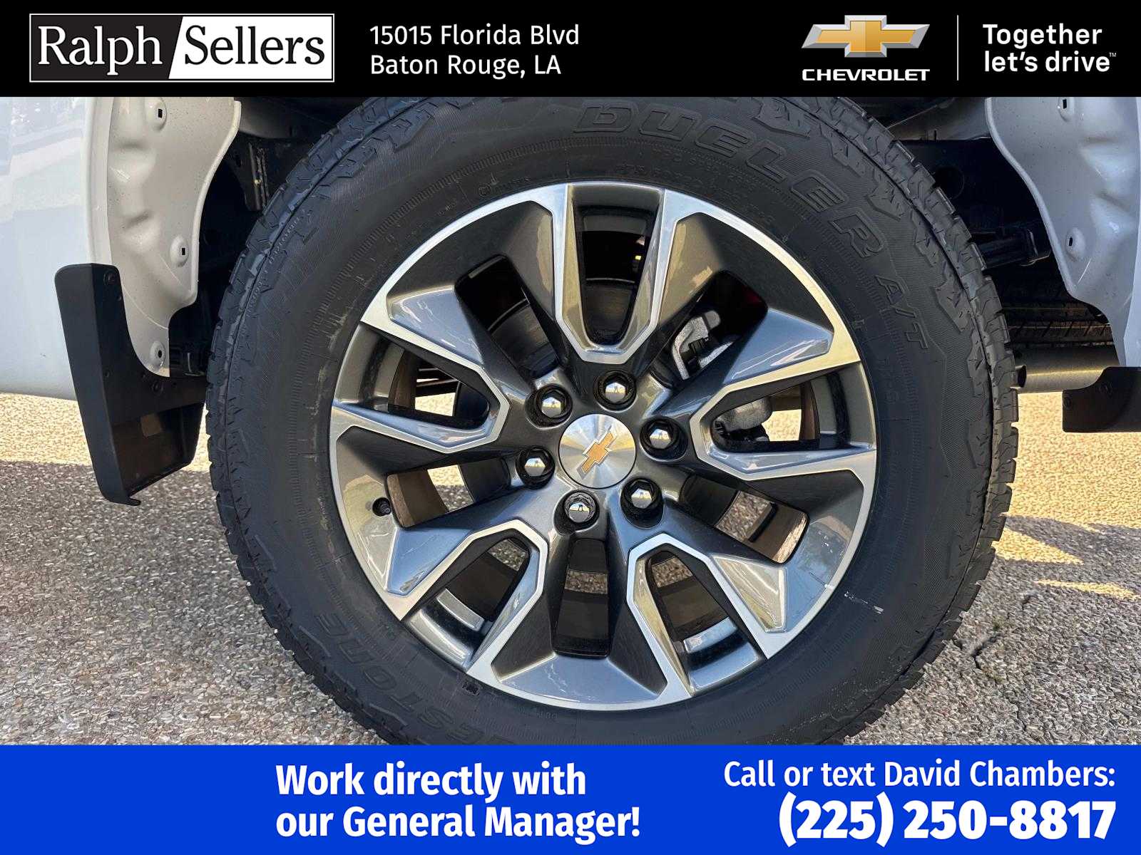 2025 Chevrolet Silverado 1500 LT photo 3