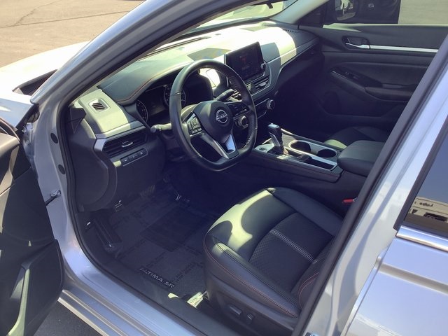 2024 Nissan Altima SR photo 7
