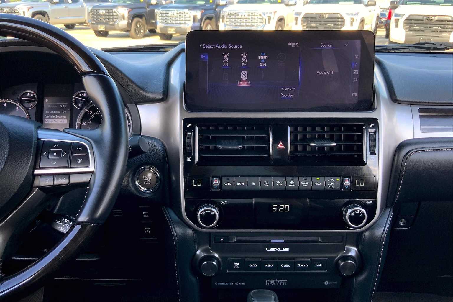 2023 Lexus GX 460 Premium photo 3