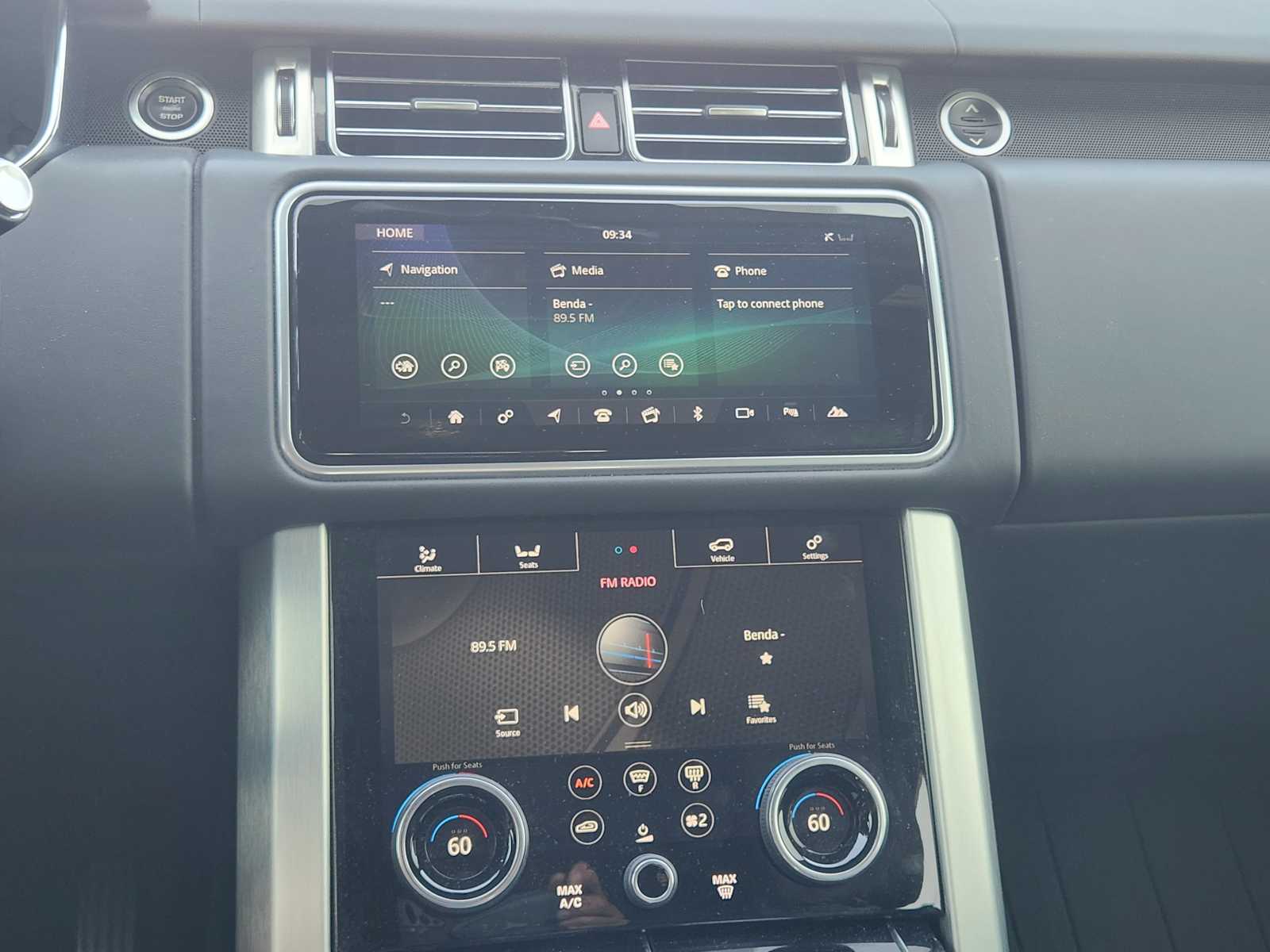 2020 Land Rover Range Rover HSE photo 14