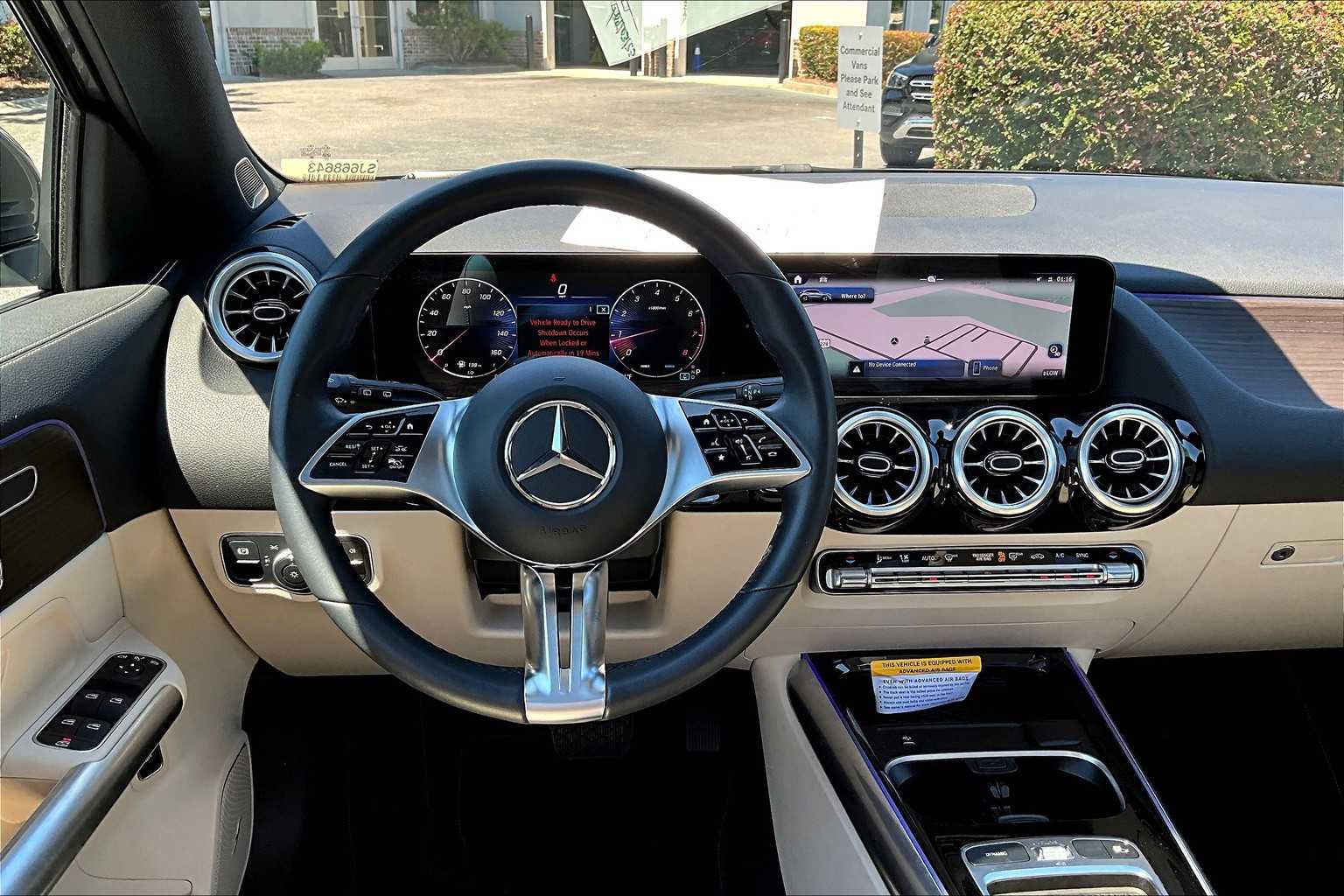 2025 Mercedes Benz GLA 250 photo 4