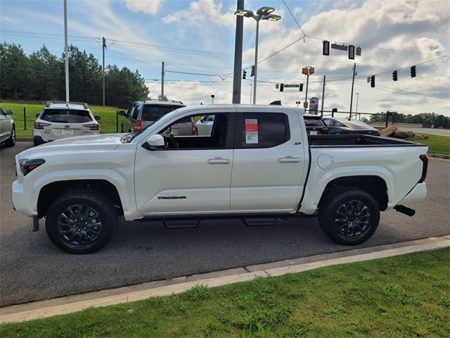 2025 Toyota Tacoma SR5 4x4 Double Cab photo 4