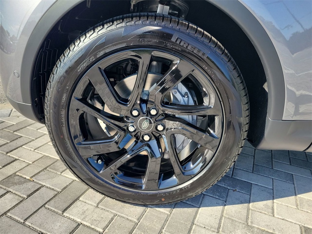 2025 Land Rover Discovery S photo 12