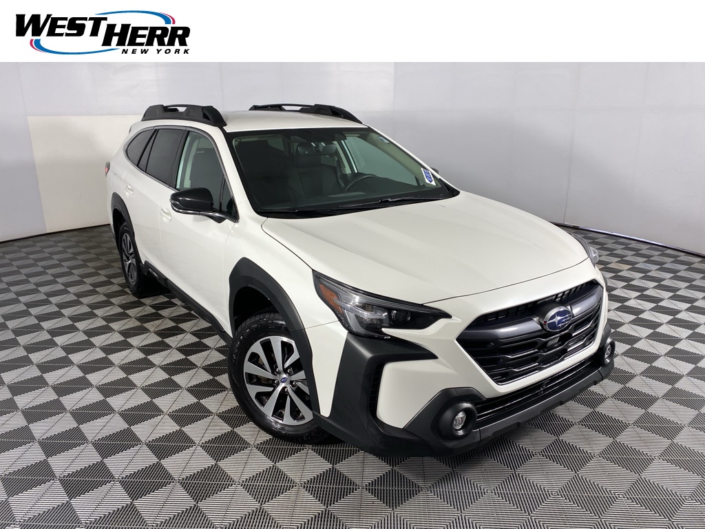 2025 Subaru Outback Premium's photo
