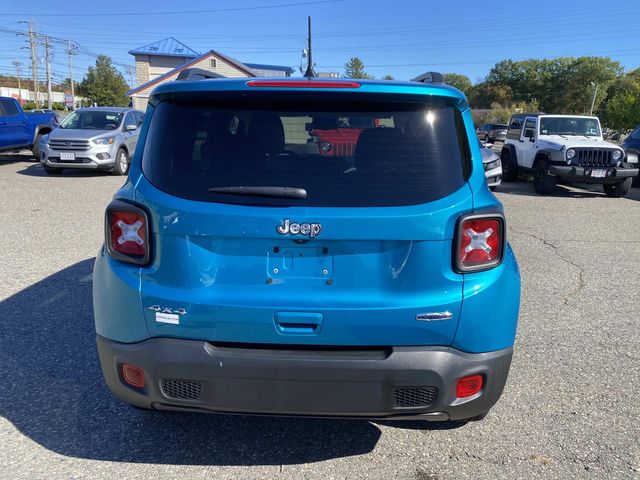 2022 Jeep Renegade Latitude photo 4