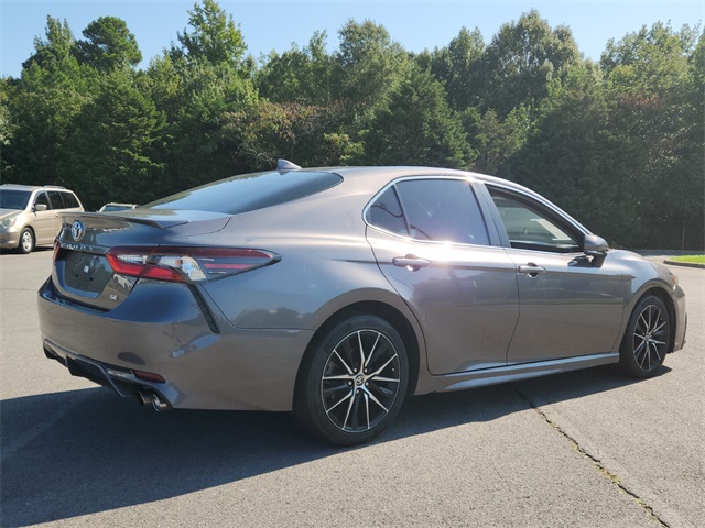 2022 Toyota Camry SE photo 3