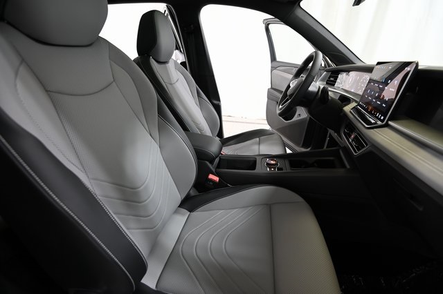 2025 Volkswagen Tiguan SE R-Line Black photo 23