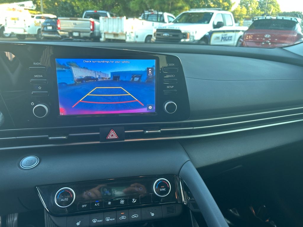 2022 Hyundai Elantra SEL Convenience photo 15