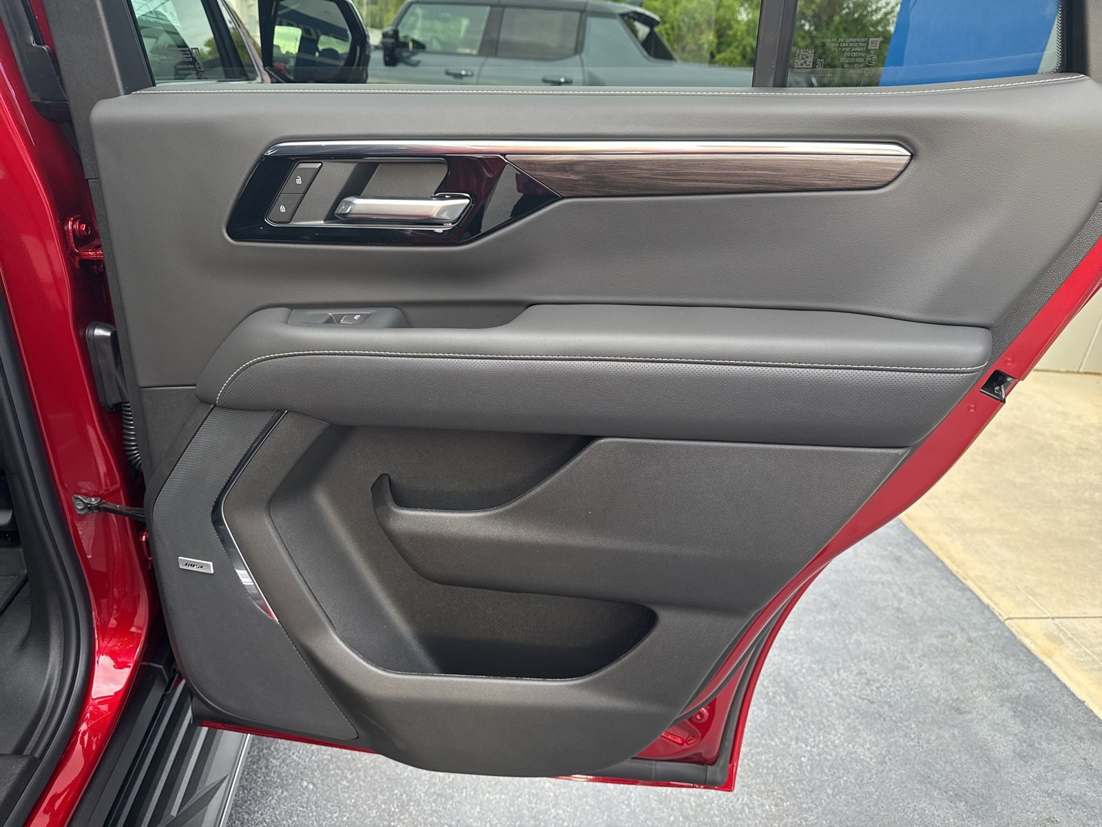 2025 Chevrolet Tahoe Premier photo 26