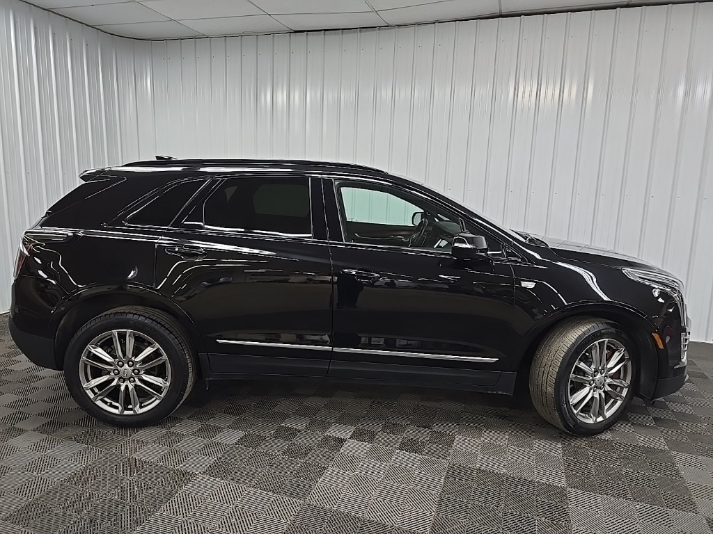 2023 Cadillac XT5 Sport photo 2