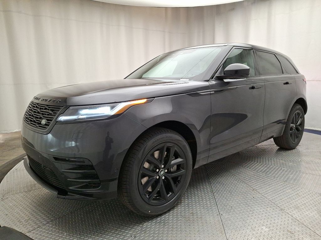 2026 Land Rover Range Rover Velar Dynamic SE's photo