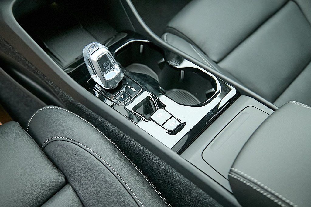 2026 VOLVO XC40 - Image 17