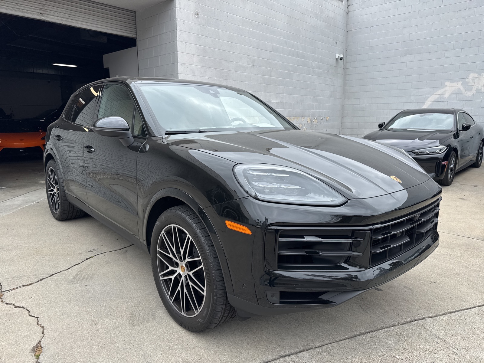 2024 Porsche Cayenne Base photo 3