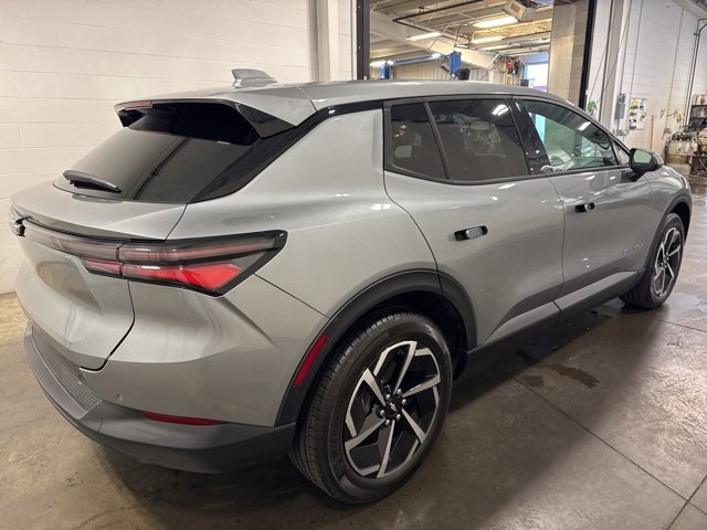 2025 Chevrolet Equinox EV 1LT photo 4