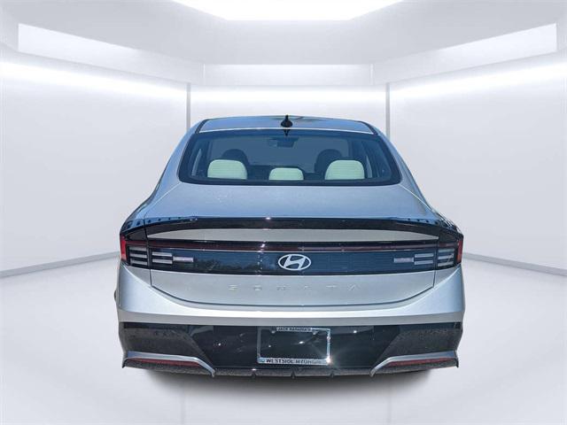 2026 Hyundai Sonata SEL Sport photo 4