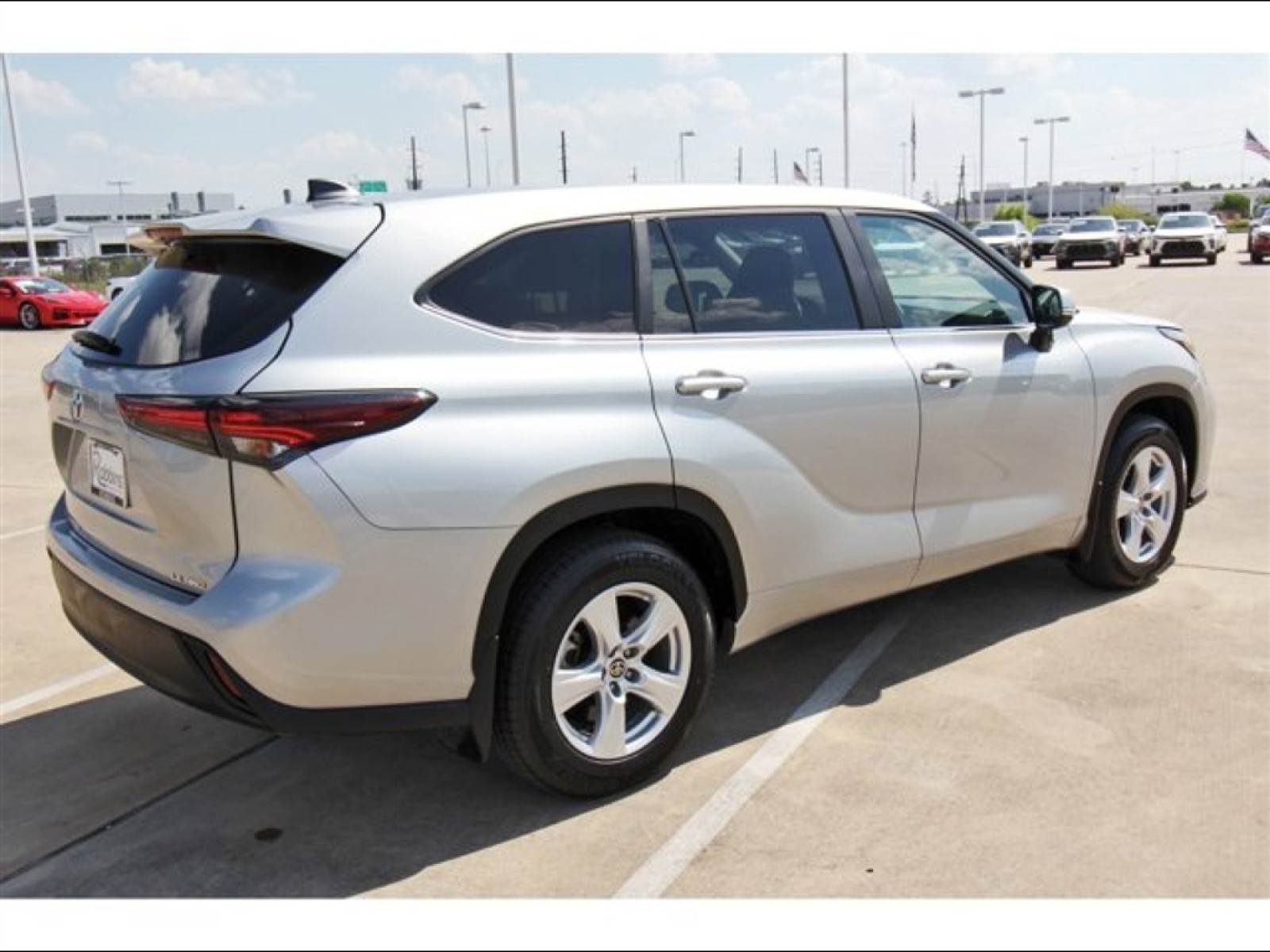 2024 Toyota Highlander LE - 5