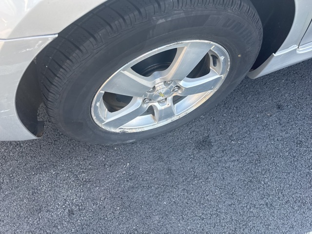 2013 Chevrolet Cruze photo 2