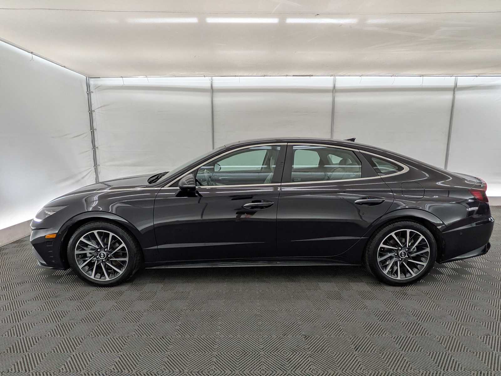 2023 Hyundai Sonata Limited photo 3