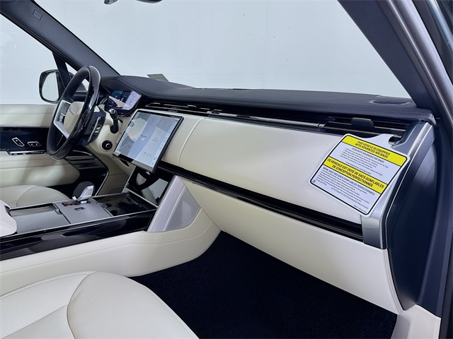 2025 Land Rover Range Rover SE photo 24