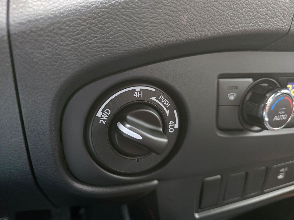 2023 Nissan Frontier PRO-4X photo 24