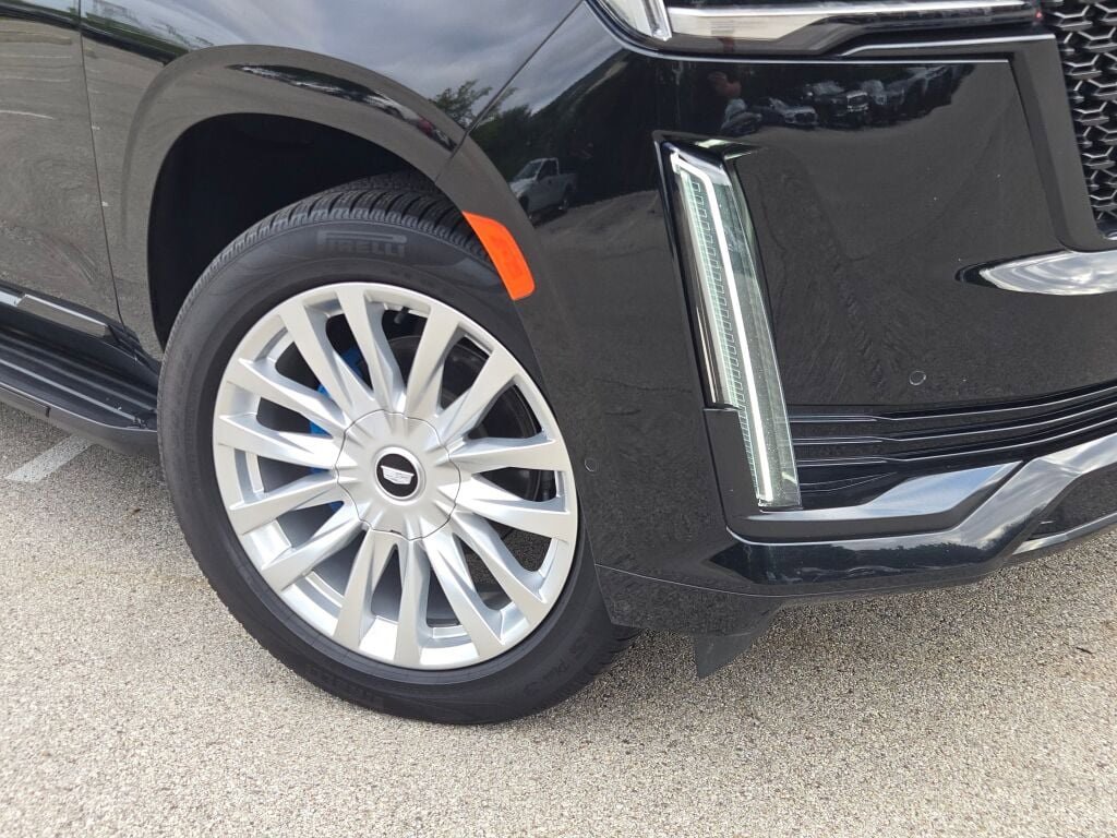 2021 Cadillac Escalade ESV Premium Luxury photo 2