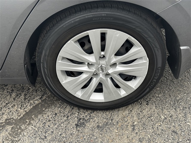 2022 Nissan Sentra S photo 11