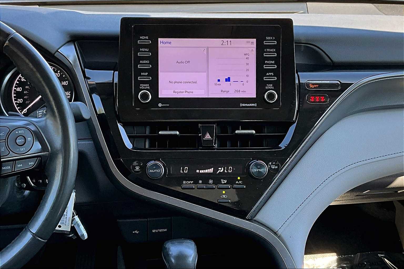 2024 Toyota Camry SE photo 6