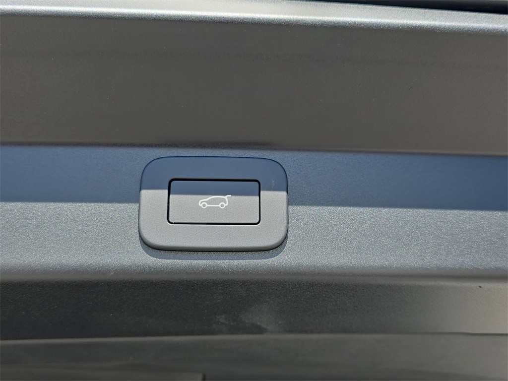 2025 Land Rover Range Rover Sport SE photo 12