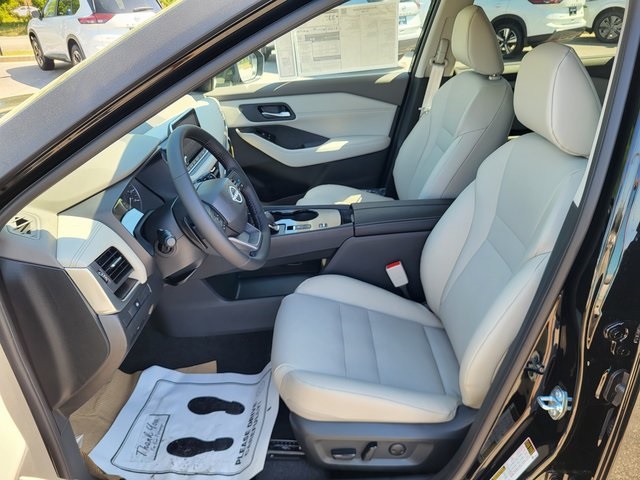 2025 Nissan Rogue SV photo 12