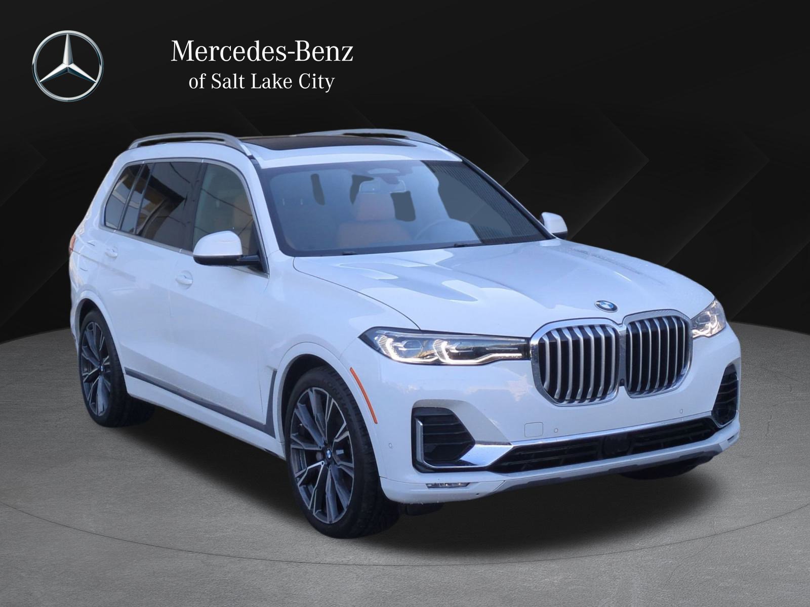 2022 BMW X7 40i's photo
