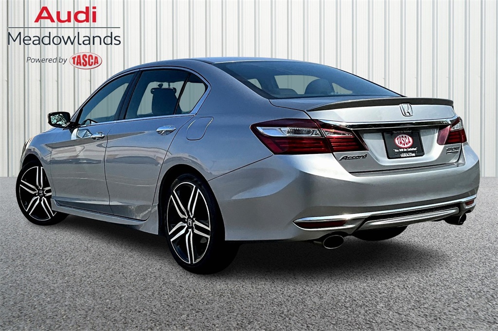 2017 Honda Accord Sport photo 4