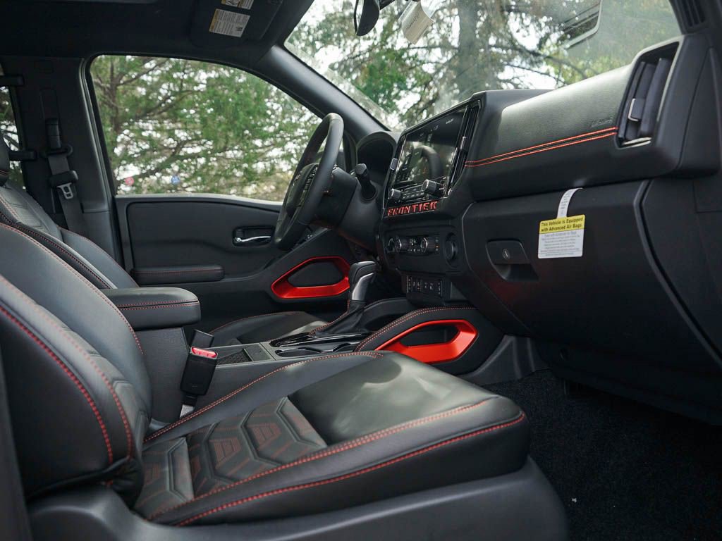 2025 Nissan Frontier PRO-4X photo 8
