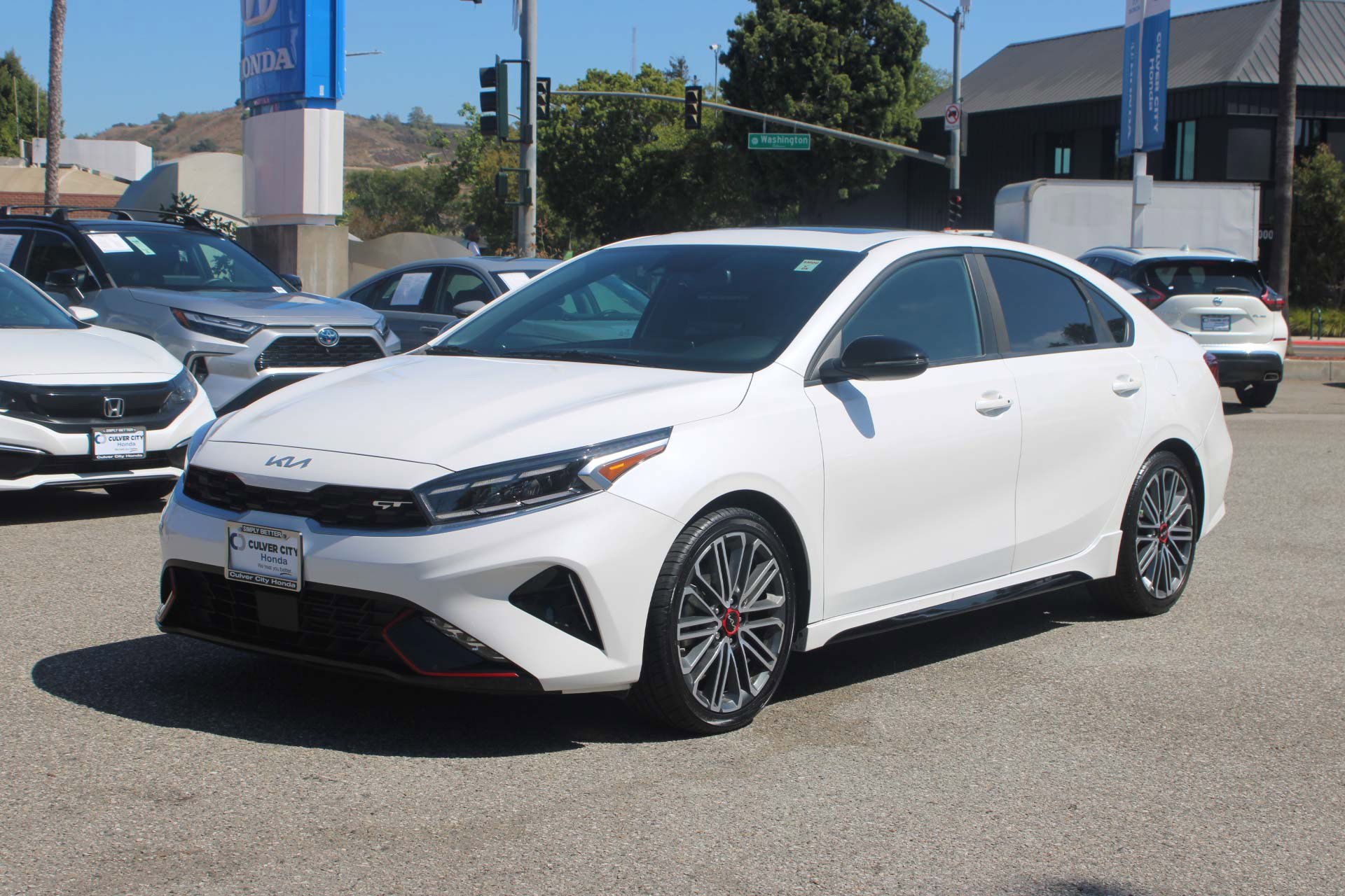 2024 Kia Forte GT photo 3