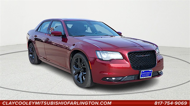 2023 Chrysler 300 S's photo