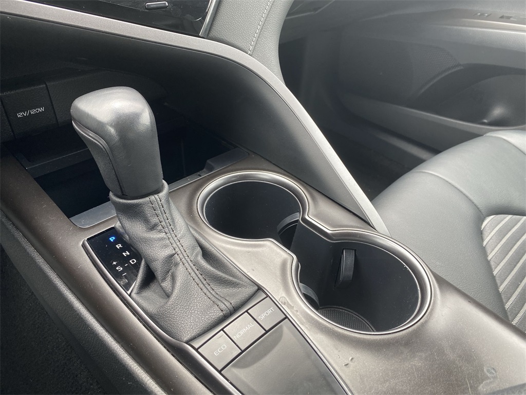 2023 Toyota Camry SE photo 21