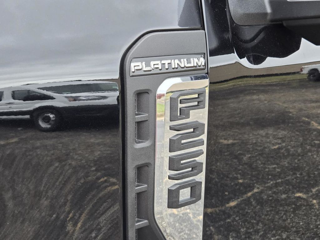 2025 Ford F-250 Platinum photo 11