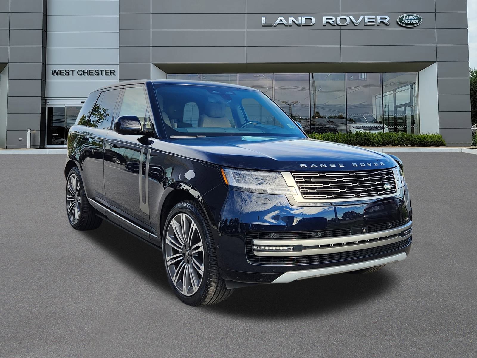 2024 Land Rover Range Rover SE photo 2