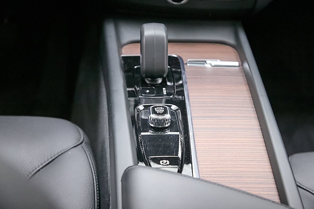 2024 VOLVO XC60 - Image 30