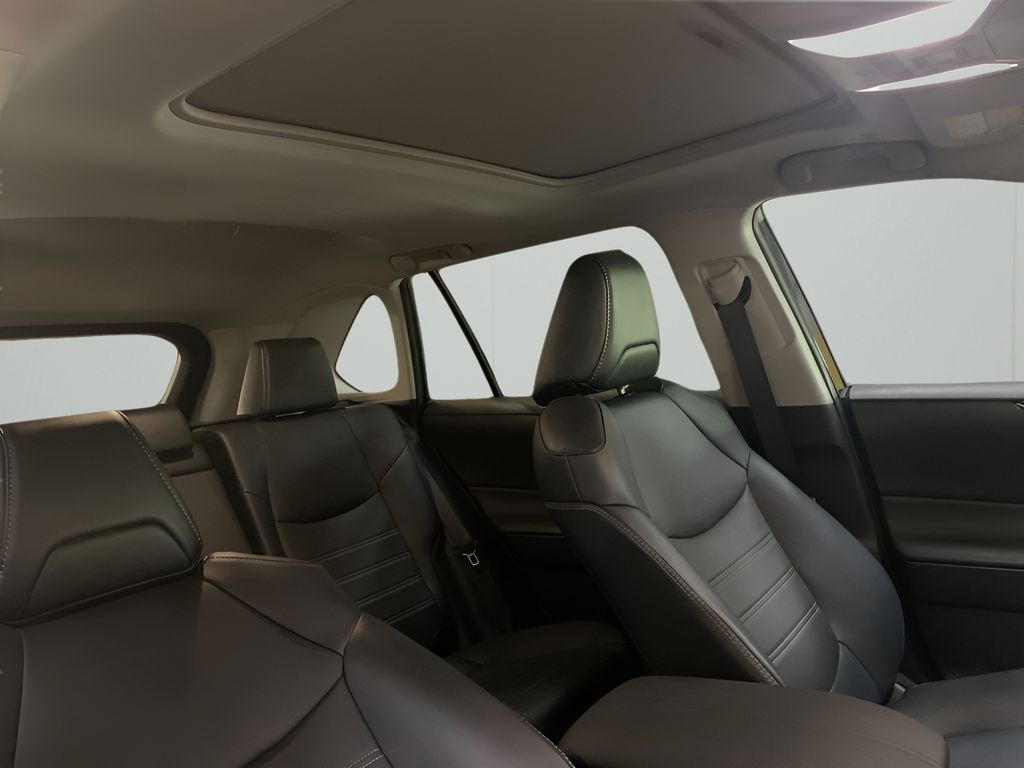 2024 Toyota RAV4 XLE Premium photo 20