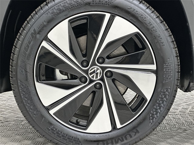 2025 Volkswagen Taos SE photo 2
