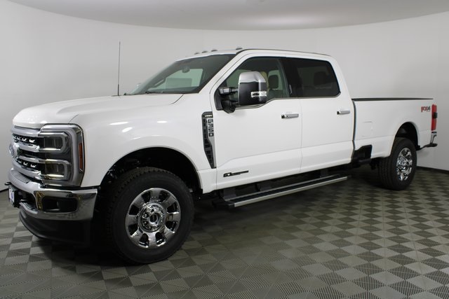 2026 Ford F-350 Lariat photo 3