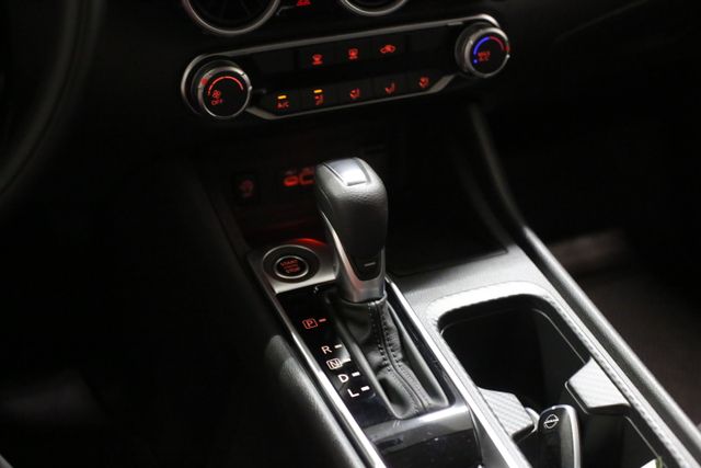 2025 Nissan Sentra SV photo 12