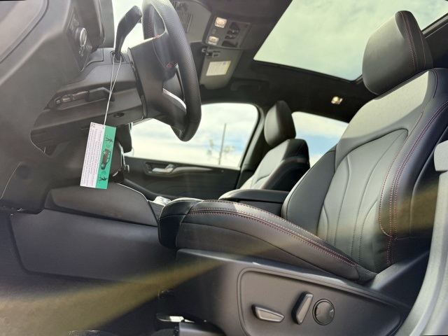 2025 Ford Escape Hybrid ST-Line Elite photo 12