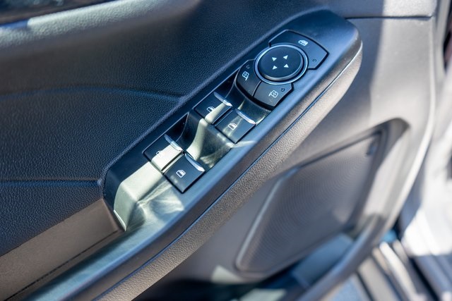 2025 Ford Escape Hybrid ST-Line Select photo 8