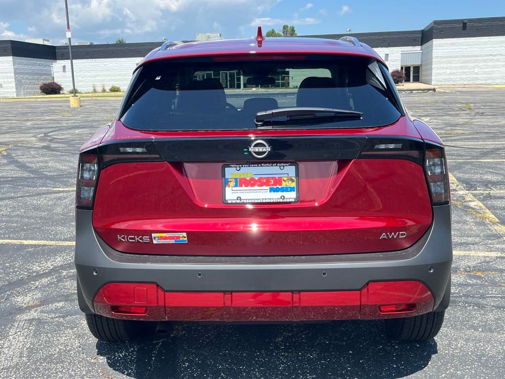 2025 Nissan Kicks SV photo 4