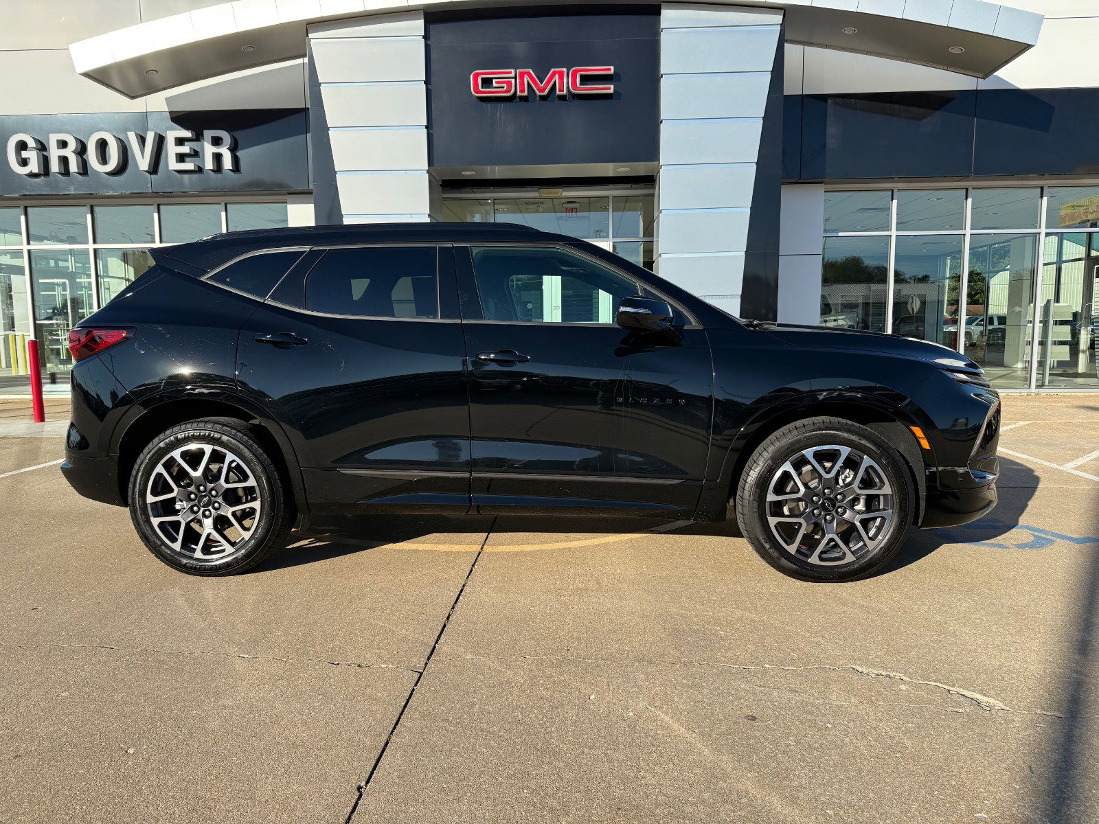 2025 Chevrolet Blazer RS photo 3